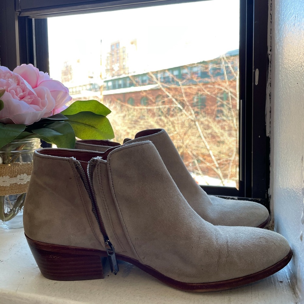 BLONDO Gray Suede Booties, Size 9.5